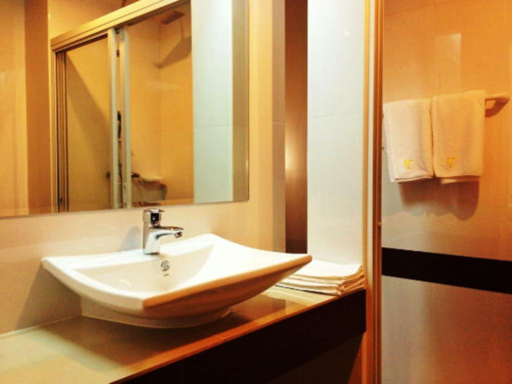 Sinkiat Buri Hotel Satun Phòng bức ảnh